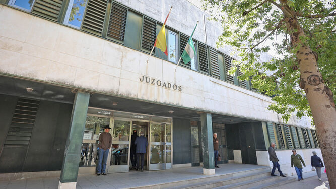 Exterior de los juzgados de la avenida Tomás García Figueras.