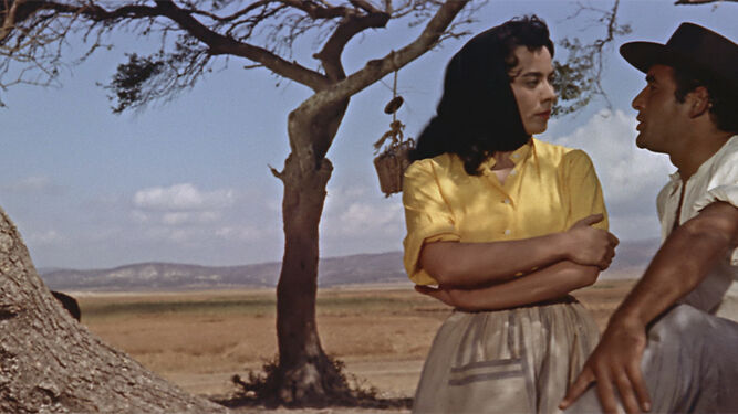 Aurora Bautista y Jorge Mistral en 'La gata' (1955).