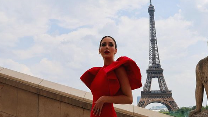 Rocío Osorno confirma en París que es la mejor invitada de este verano y todos los que nos quedan.