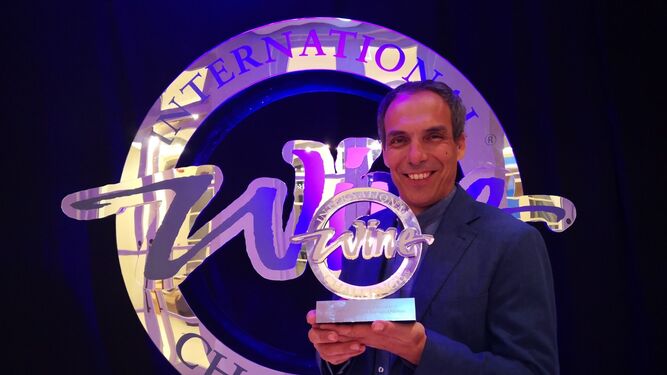 Marcos Alguacil, jefe de Enología de Osborne, con el premio 'Best Fortified Winemaker 2023'.