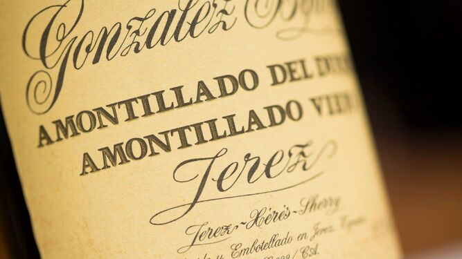 Etiqueta de Amontillado Del Duque VORS de González Byass, entre los vinos españoles más puntuados en la cata de junio de Suckling.