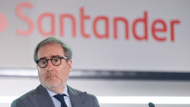 El consejero delegado de Grupo Santander, Héctor Grisi, interviene durante la presentación de los resultados hasta junio.