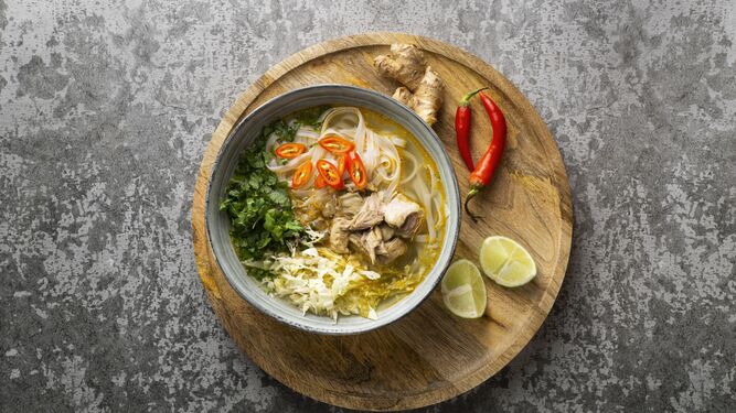Sumérgete en los sabores de Indonesia: prepara Soto Ayam casero