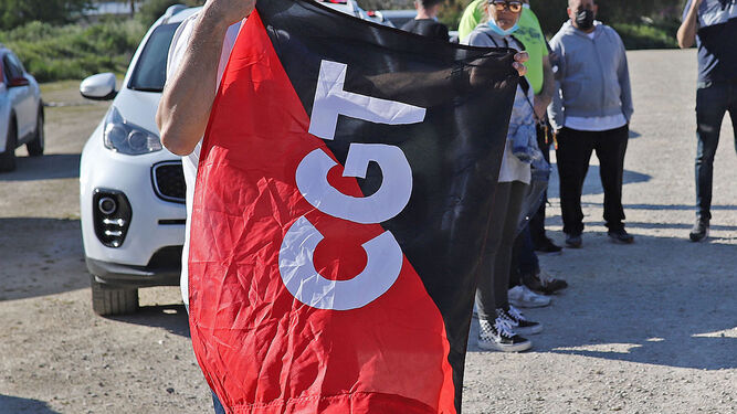Una bandera de CGT durante una protesta de los sindicatos con representación en el Ayuntamiento.