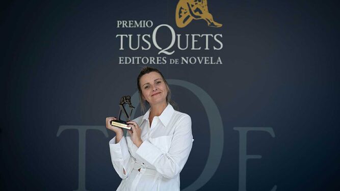 Silvia Hidalgo, con el Premio Tusquets.