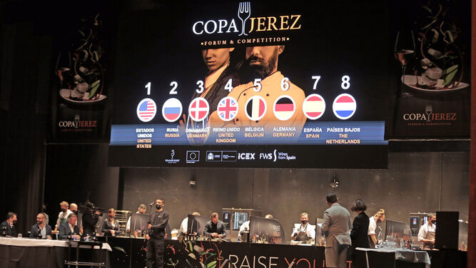 Finalistas y jurado de la ultima edición de Copa Jerez en el Villamarta.