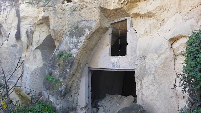 Cueva de la sierra de San Cristóbal, en Jerez.