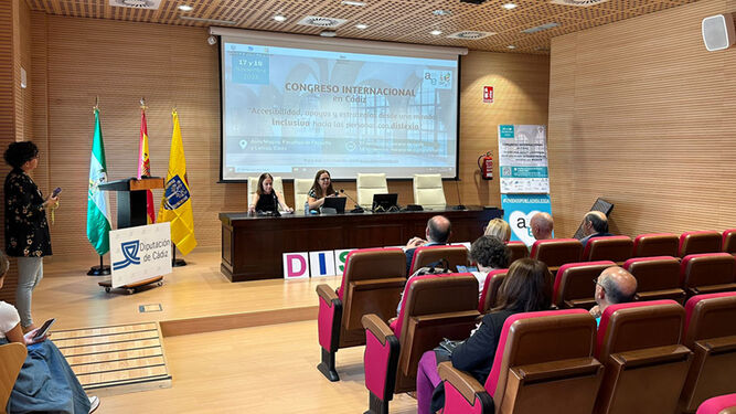 Presentación el Congreso Internacional ‘Accesibilidad, apoyos y estrategias desde una mirada inclusiva hacia las personas con dislexia’ en el Campus de Jerez.