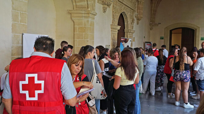 Voluntarios de Cruz Roja, el pasado año durante un acto de la organización celebrado en Jerez.