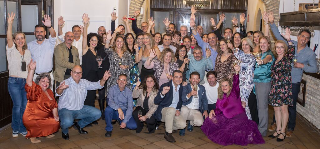 Los alumnos de la promoci&oacute;n 89-93 del Asta Regia Jerez celebran el 30 aniversario de su graduaci&oacute;n