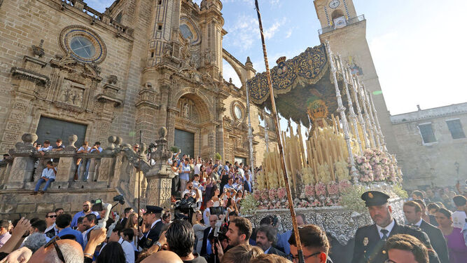 Procesión de regreso de la Virgen de la Estrella Coronada, en Jerez.