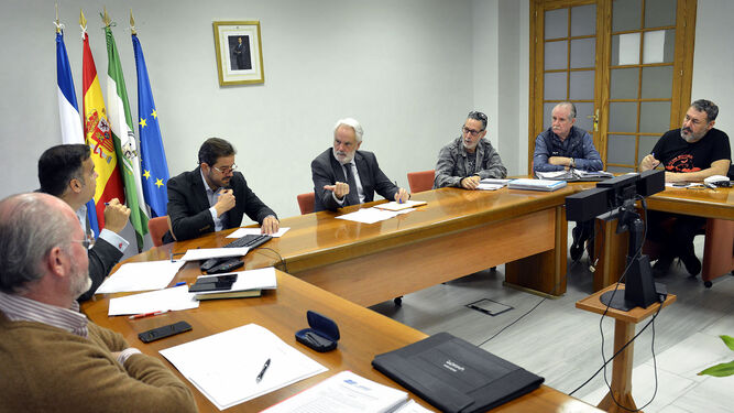 Agustín Muñoz, en la reunión con la Comisión Permanente del Consejo Local del Motor.