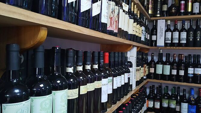 Botellas de vino de Jerez en una tienda especializada del Marco.