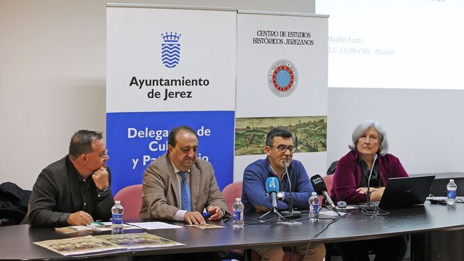 El delegado de Cultura, Francisco Zurita; junto a Francisco Barrionuevo, Miguel Ángel Borrego y Maribel Fierro.