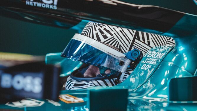 Fernando Alonso a los mandos de su Aston Martin en el Circuito de Jerez en febrero pasado.
