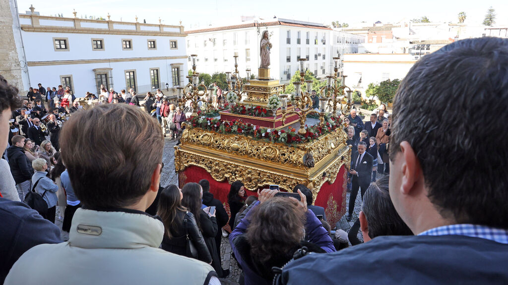 Procesi&oacute;n de la Virgen de la Inmaculada Concepci&oacute;n por las calle de Jerez