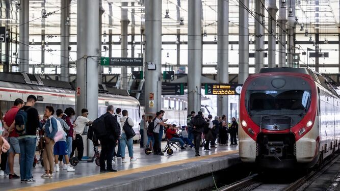 Cádiz amanece con nuevos retrasos en trenes de Cercanías, Media Distancia y tranvías
