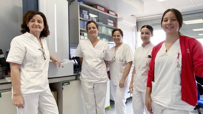 Personal de laboratorio del hospital HLA de Jerez