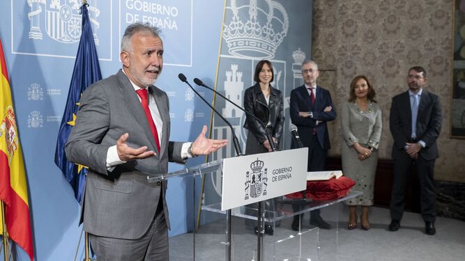 Ángel Víctor Torres, ministro de Política Territorial, en el acto de toma de posesión de Arcadi España.