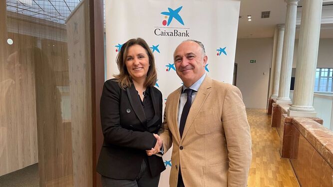 Firma de un acuerdo de colaboración entre CaixaBank y la Academia de Cine de Andalucía