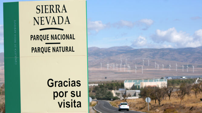 Imagen de archivo de un cartel informador del Parque Nacional y Natural de Sierra Nevada