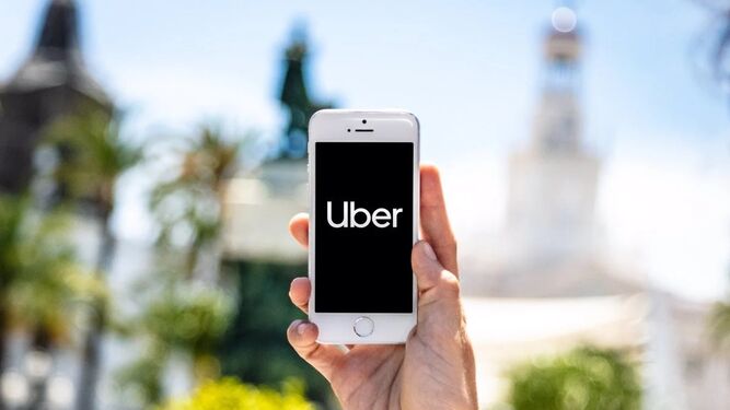 La Junta multa con 2.601 euros a Uber por no ofrecer suficiente información a los usuarios sobre cómo reclamar