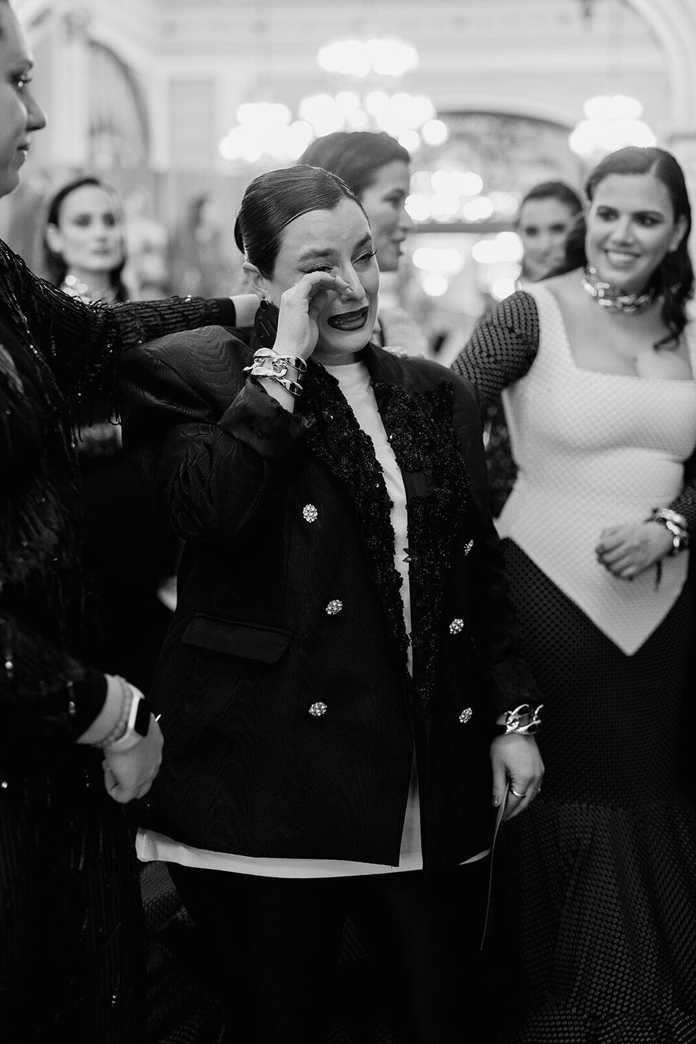 We Love Flamenco 2024: Las fotos m&aacute;s divertidas del backstage de la pasarela