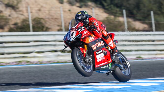 Nicolo Bulega con su Ducati ha sido el más rápido en la primera jornada de test en Jerez.