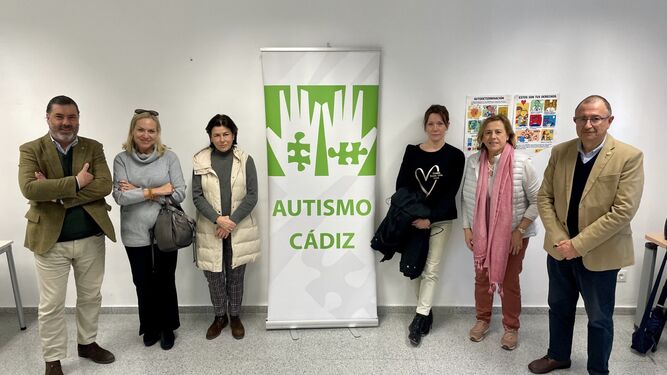 Visita del Rotary Club Jerez Internacional a la vivienda de respiro en Jerez de la Asociación de Autismo.