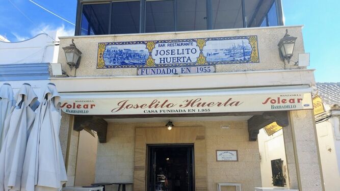 Fachada del restaurante 'Joselito Huerta' en Bajo de Guía, Sanlúcar.