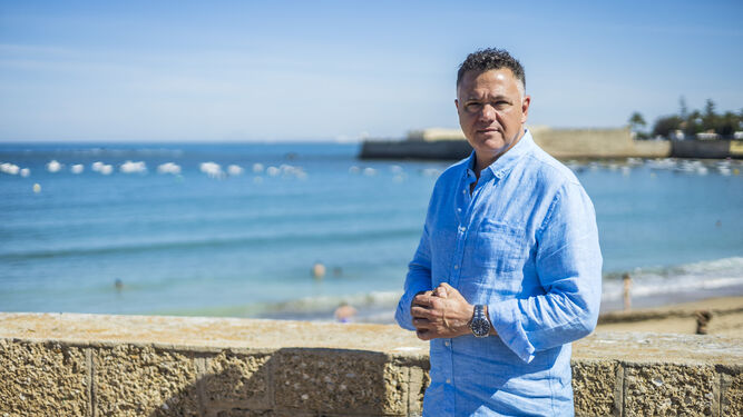 Juan Antonio Delgado, fotografiado en Cádiz en la campaña de las andaluzas de 2022, en las que logró escaño.