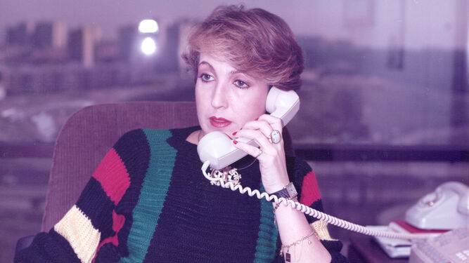 La periodista Rosa María Calaf en una imagen tomada a mediados de los años 80