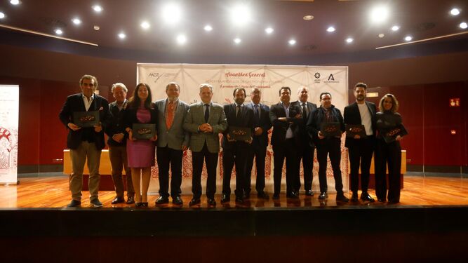 Premiados y autoridades en los premios de la Academia Andaluza de Gastronomía y Turismo