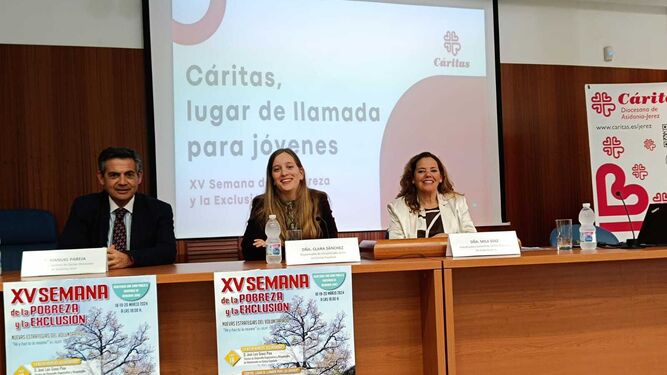 Clara Sánchez Canas, técnica de desarrollo organizativo y responsable de Voluntariado Joven en Cáritas Española, en su conferencia.