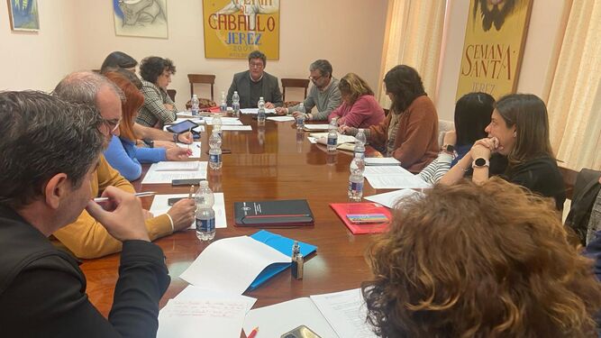 Imagen de la reunión del Consejo Escolar Municipal de Jerez