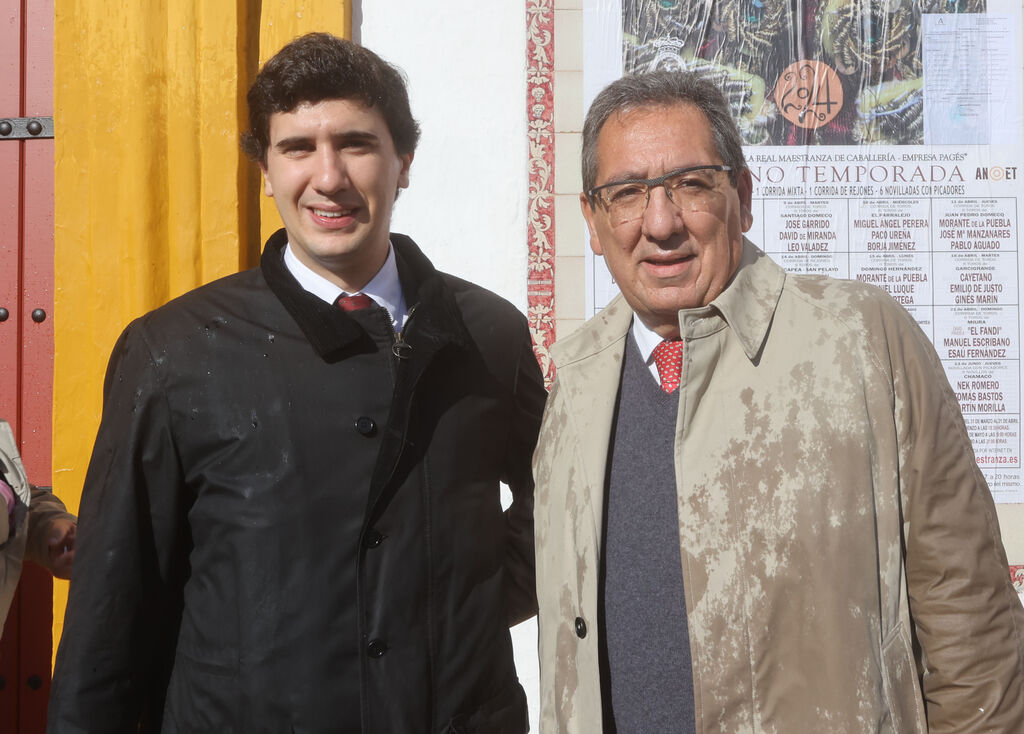 Toros. Puerta del Pr&iacute;ncipe. ANTONIO PULIDO, con su hijo, del mismo nombre.