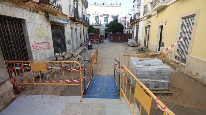 Obras paralizadas, en plaza San Juan de Jerez.
