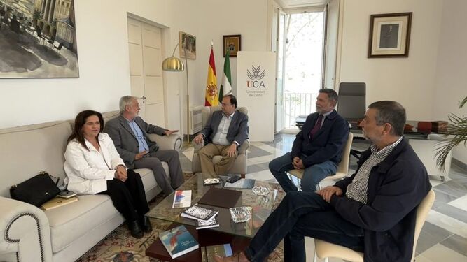 Imagen del encuentro institucional de la UCA, la Plataforma Asta Regia y el Ayuntamiento de Jerez