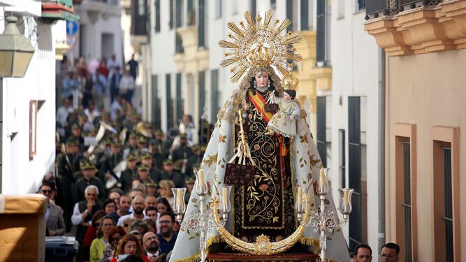 La Santisima Virgen del Carmen Coronada, por Carpintería Baja.