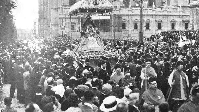 La Virgen de los Reyes en la procesión de 1929