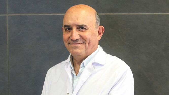 El doctor Jorge Contreras, jefe de Oncología del Hospital Quirónsalud Málaga.